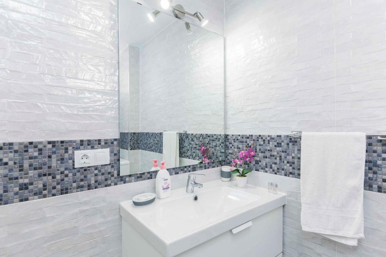 Apartment El Dorado, Wi-fi Y Aparcamiento Gratuito *